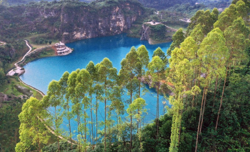 Chongqing Donehome Landscape Architecture Planning Design Co., Ltd. - Tongluoshan Quarry Park :Nature’s Healing and Close-to-nature Restoration