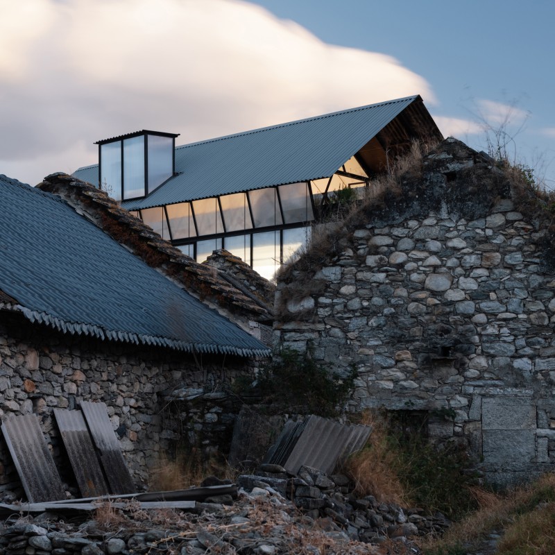ArCONNECT ARCHITECTS - Ruins Cave Garden