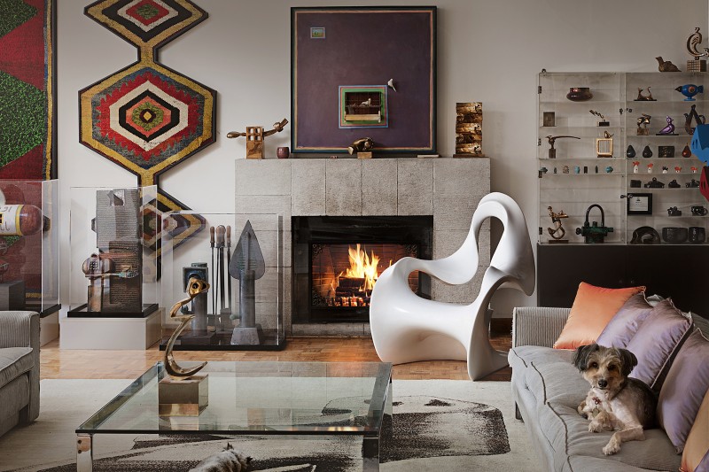 Farzad Bagherzadeh - White ArmChair in Museum of Parviz Tanavoli