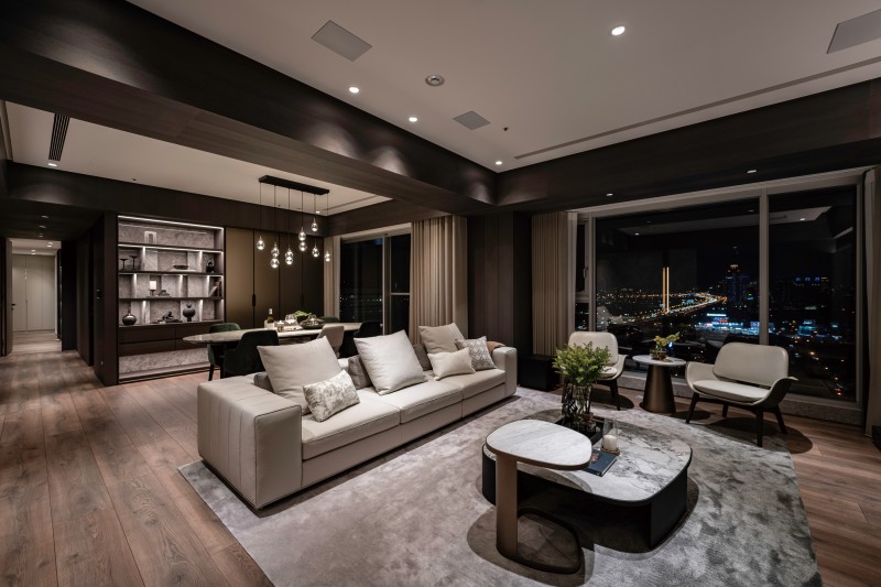 AJA Architects Associates - Between control and release