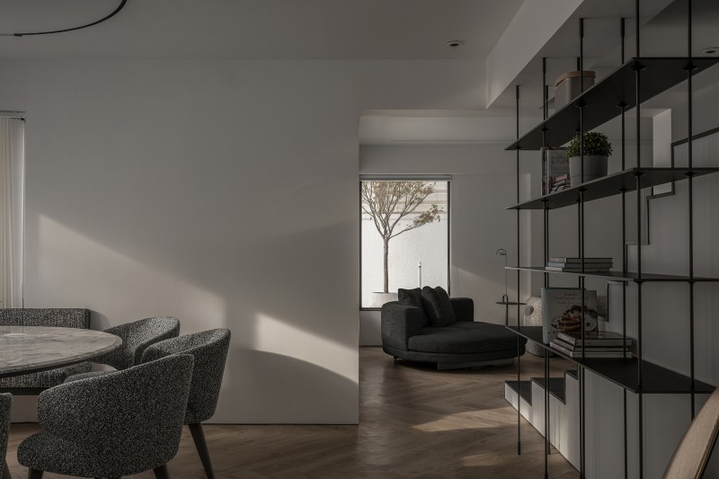 IN HIM'S INTERIOR DESIGN - Project KT102