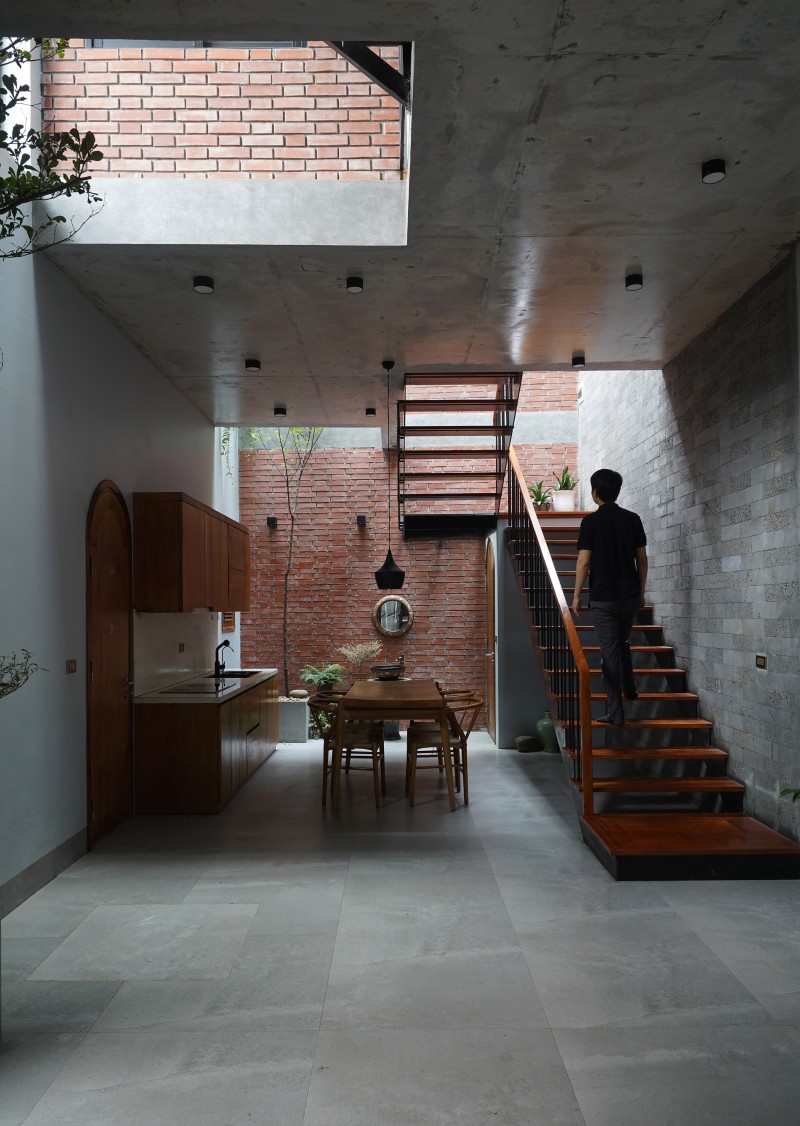 Tung Nguyen Architects - Small Brick House