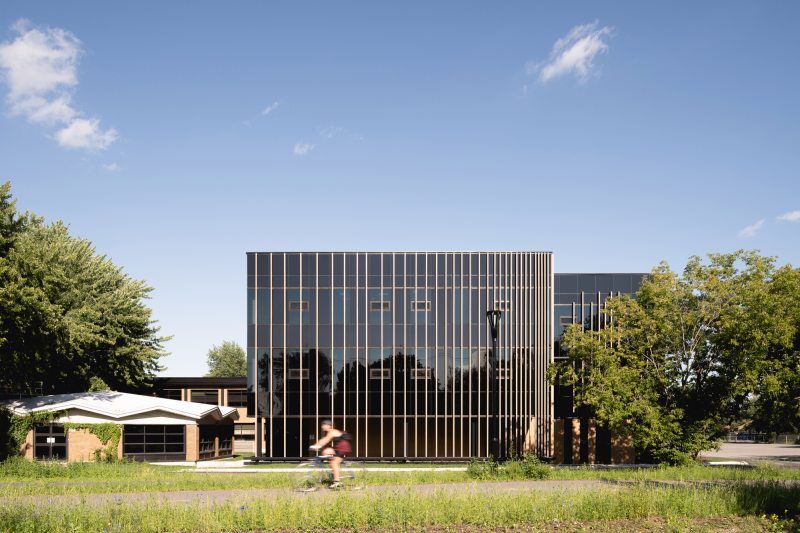 UN architecture inc. - Expansion of the Administrative Centre of the Centre de services scolaire de la Pointe de l'île